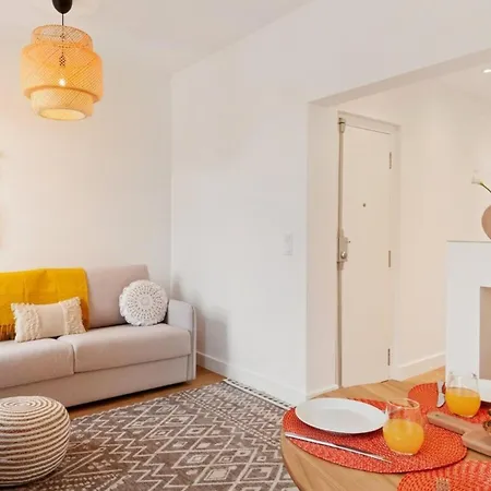 Modern Portuguese 1 Bedroom In Belem *