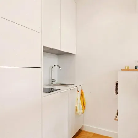 Modern Portuguese 1 Bedroom In Belem Lägenhet Lisboa