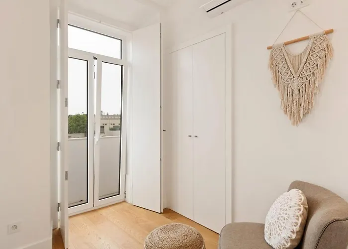 Modern Portuguese 1 Bedroom In Belem *